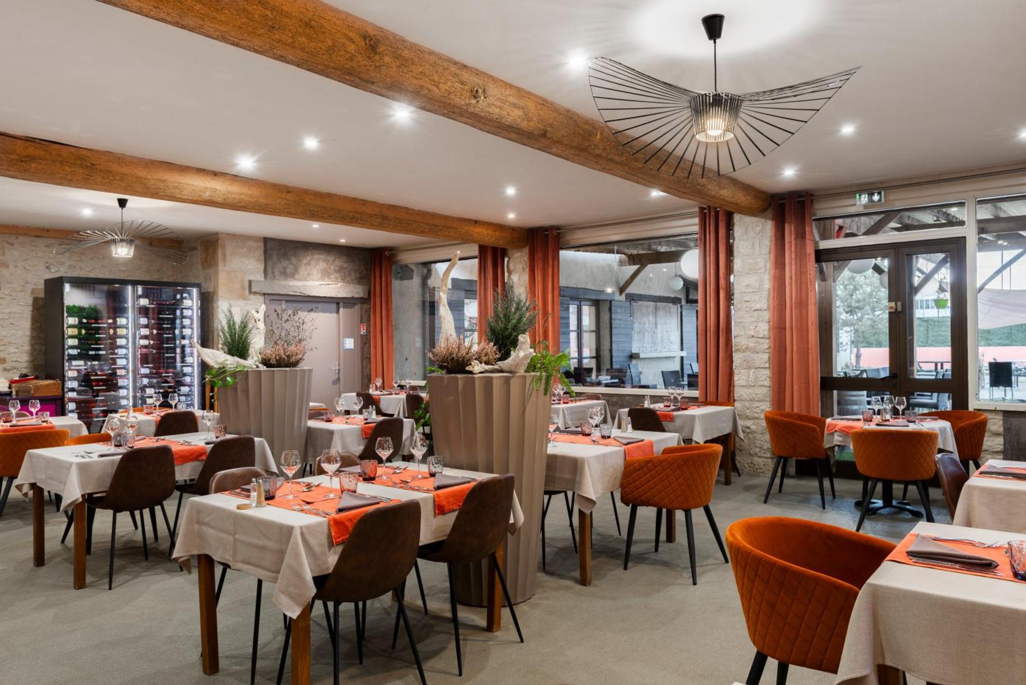 Logis Hotel-Restaurant Saint Romain Anse Eksteriør billede