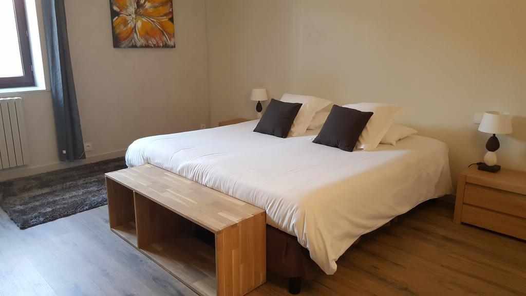 Logis Hotel-Restaurant Saint Romain Anse Eksteriør billede